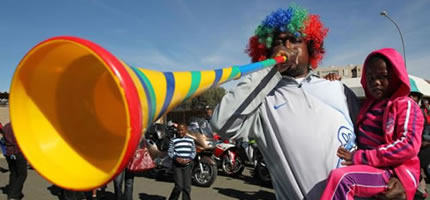 Blow your horn proudly, sir! Blow your horn proudly, sir!