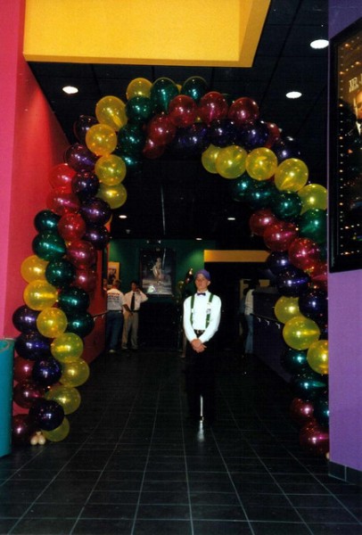 The balloon arch invites you