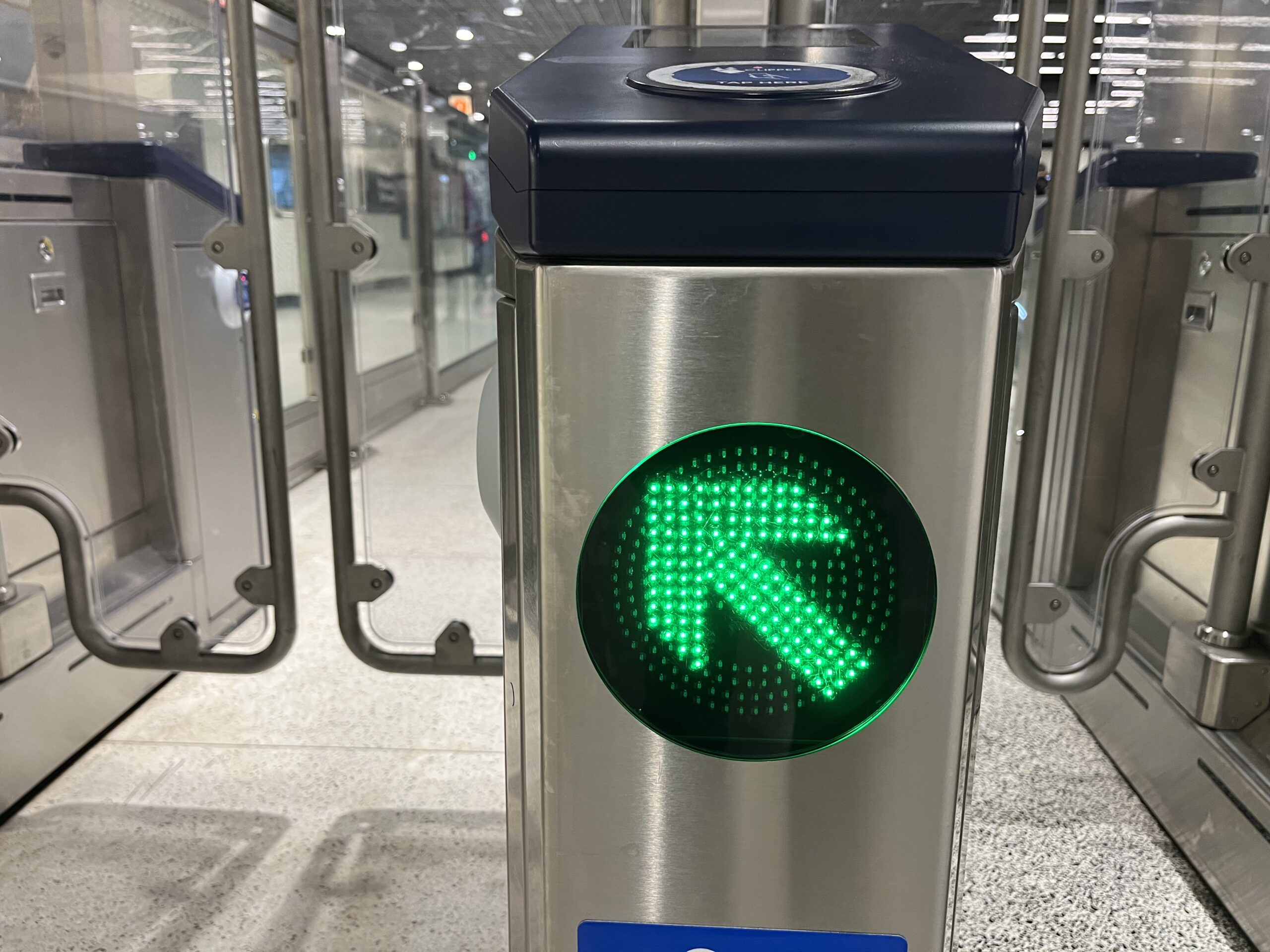 Green LED arrow on fare gate